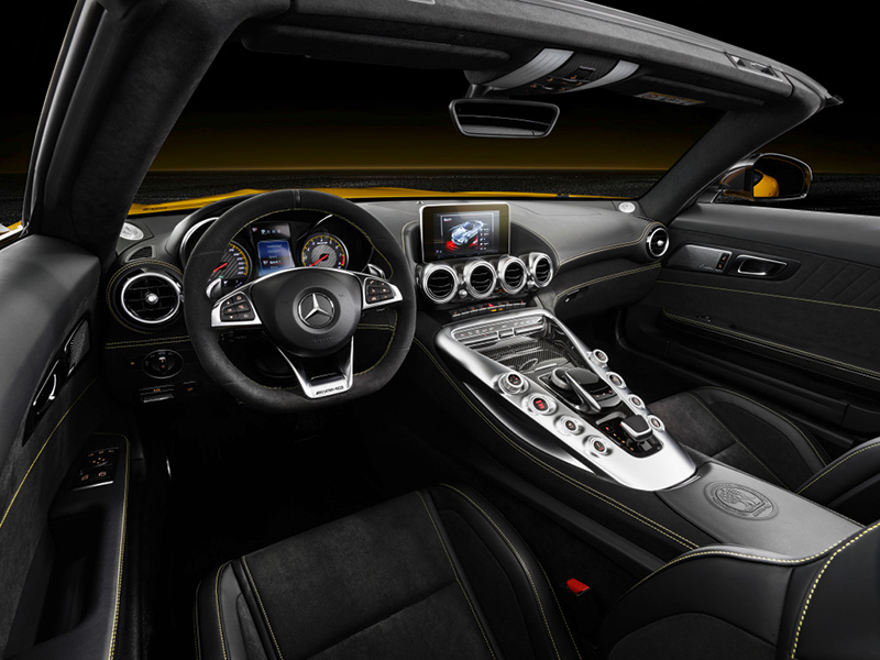 سيارة مكشوفة جديدة تنضم إلى عائلة AMG GT